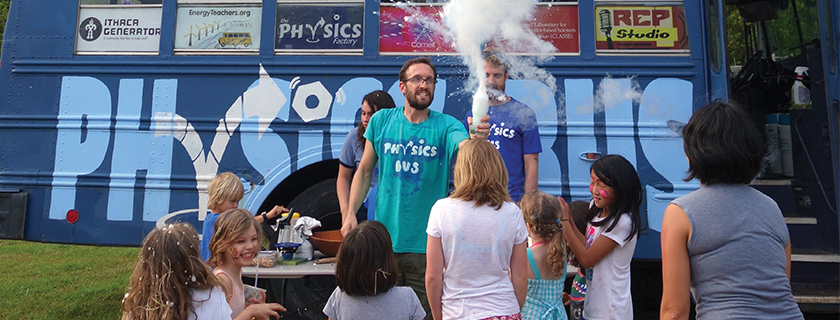 The Physics Bus: Coming to a Town Near You<br />
Science outreach program receives funding from an APS Outreach Mini-grant.
