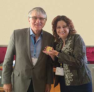 Klaus von Klitzing sharing Nobel prize with Alaina Levine