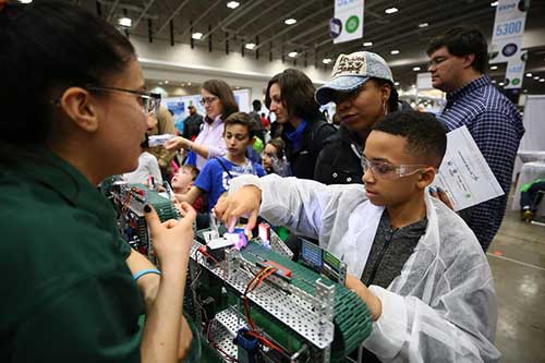 Hands-on activities at 2018 USA Science and Engineering Festival